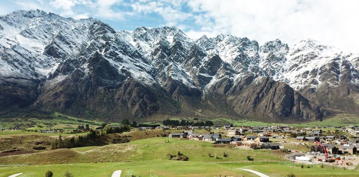 Nestled Below The Remarkables Queenstown Kültér fotó