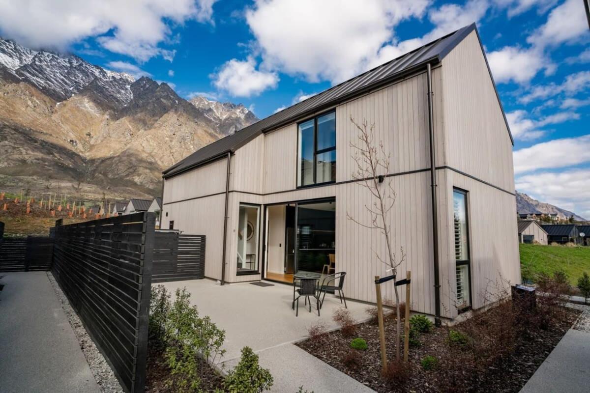 Nestled Below The Remarkables Queenstown Kültér fotó